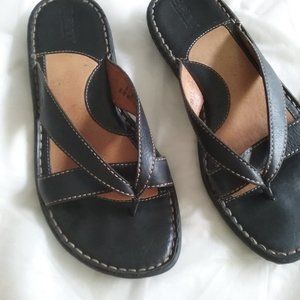 Born sandals